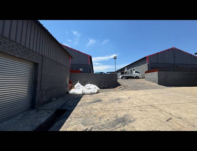 150M² WAREHOUSE TO LET IN WYNBERG
